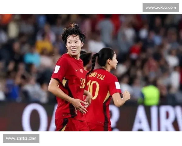 女足铿锵玫瑰，在绿茵场上绽放最美的芳华！